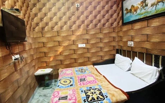 Manali Hotel By GRB