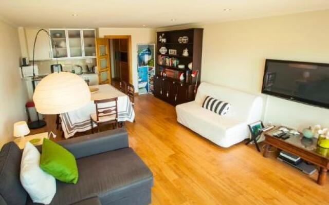 LovelyStay - Ericeira Beach Apartment with Sea View