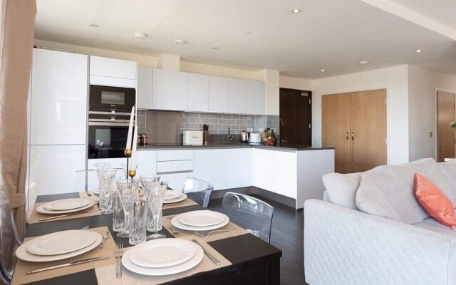 Modern Two Bedroom Two Bathroom Flat
