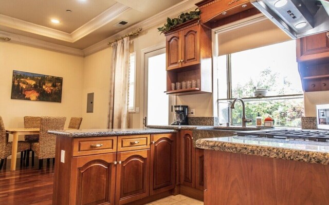 Lovely 2-bedroom in Cupertino