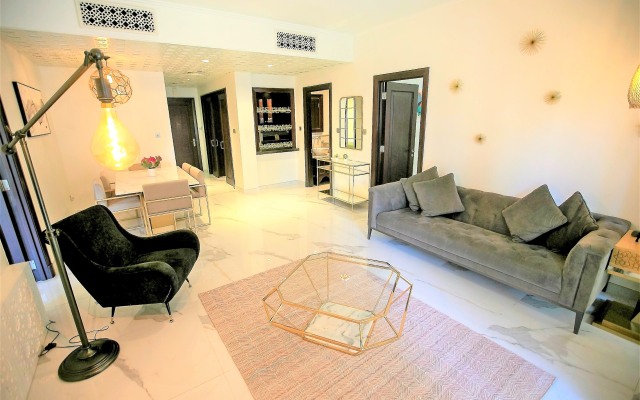 Amazing 2 bedroom with terrace  Downtown Dubai