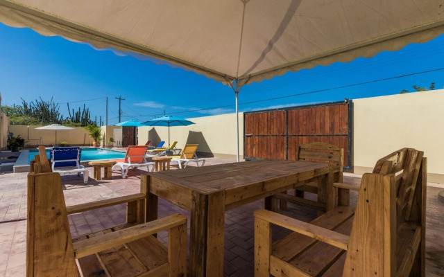 Rooi Santo Residence