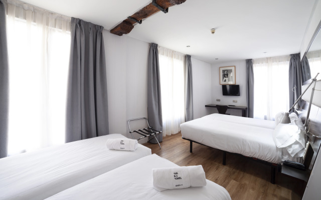 Petit Palace Arana