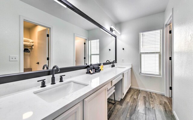 Pool, BBQ & Patio: Gilbert Getaway Near Golfing
