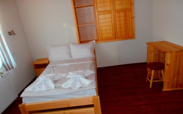 Hotel Mitnitsa and TKZS Biliantsi
