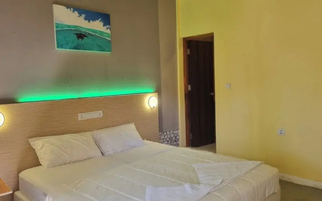 Avanti Surf & Stay