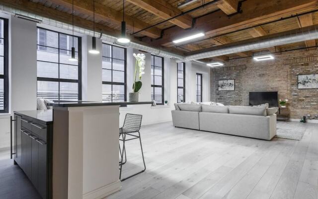 3 BDR Downtown Luxury Loft-spacious, Safe & Secure