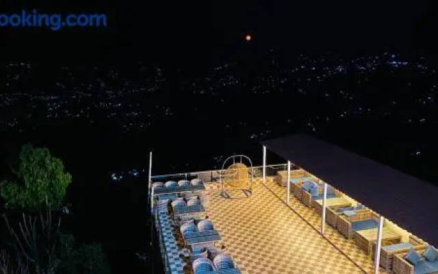 SPOT ON 393 Himalayan Sunrise