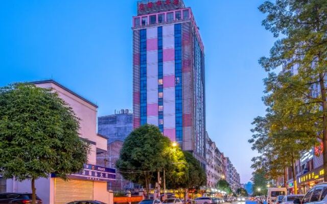 Carnival Hotel (Baise Tianyang)