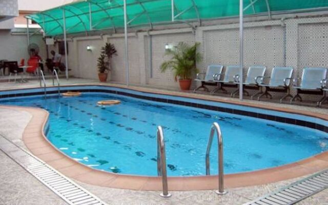 Hymax Grace Hotel and Suites