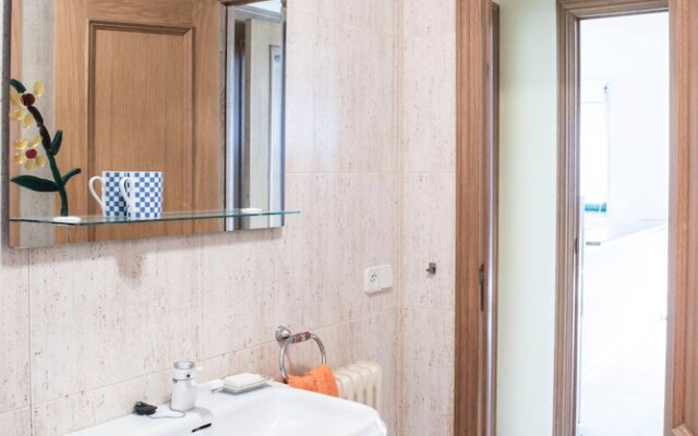 Centric Flat Unbeatable Area, Close to the Beach
