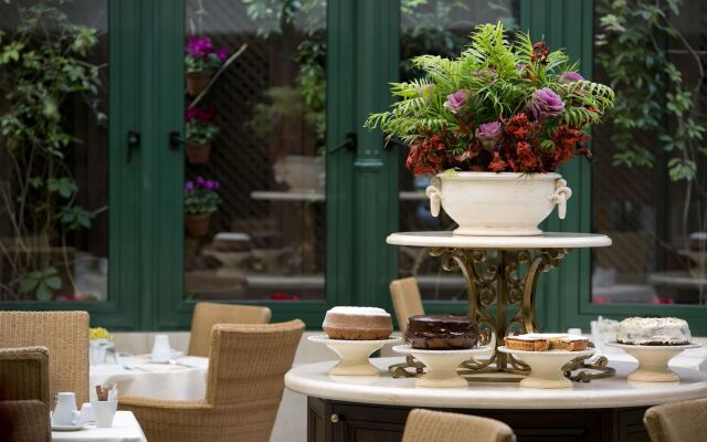 Hera Hotel