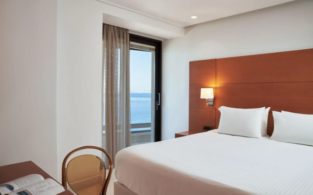 Bellevue On The Beach Suites