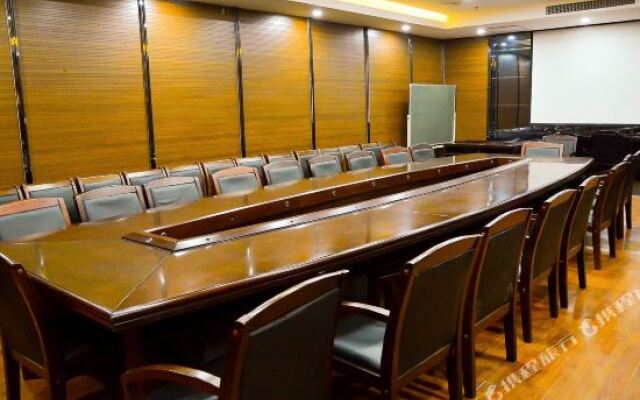 Tang Dynasty Business Hotel (Cangzhou Central Hospital No.2 Middle School Branch)