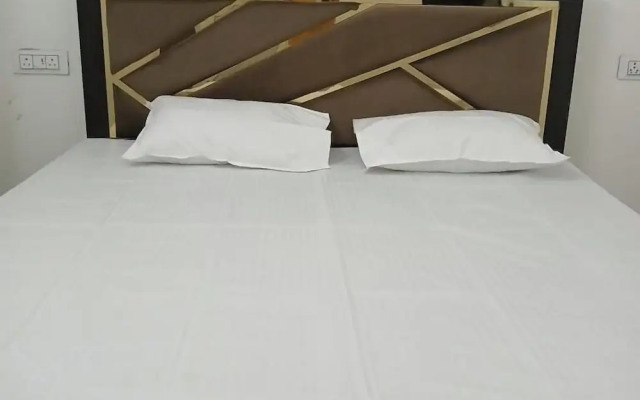 Awadh Biharee Inn