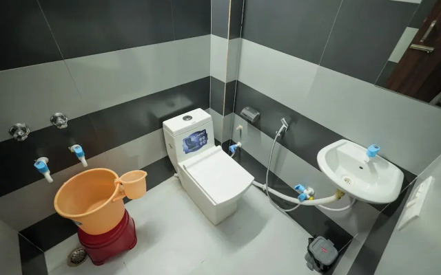 Hotel Spark Inn || Near Motherhood Hospital