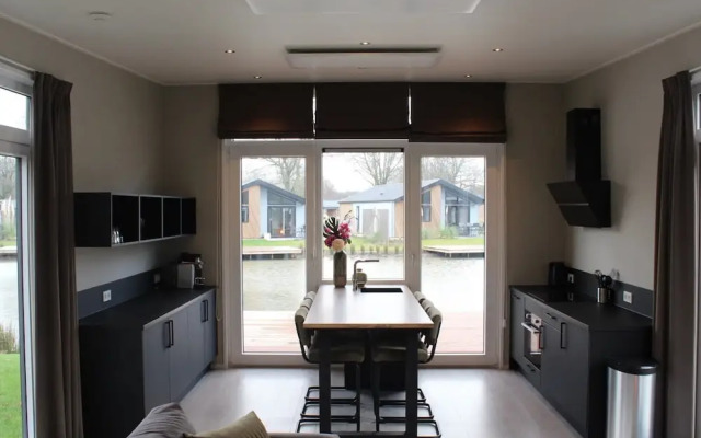 Modern Chalet Only 2 km of the Efteling