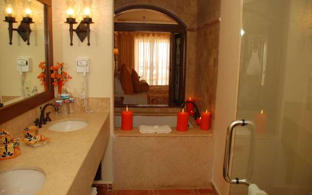 Hacienda Encantada Resort & Residences