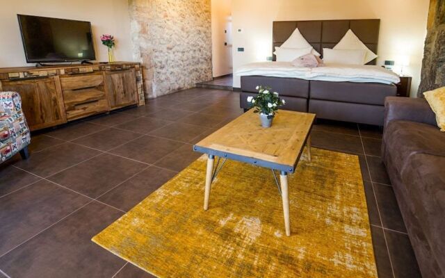 VMG Private Suites - Adults Only