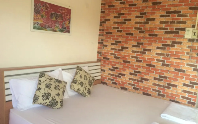 Saeng Tai Amphawa Resort