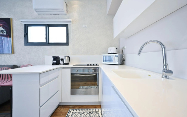 Sahara Vibes by HolyGuest