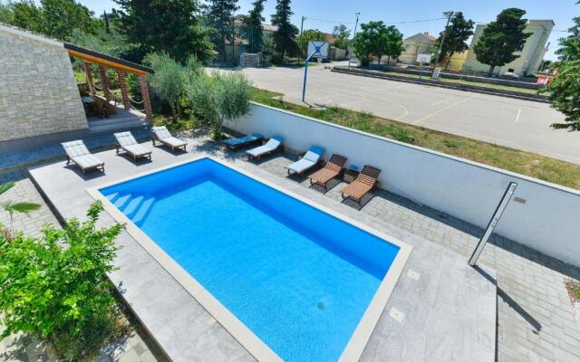 Apartments Crno