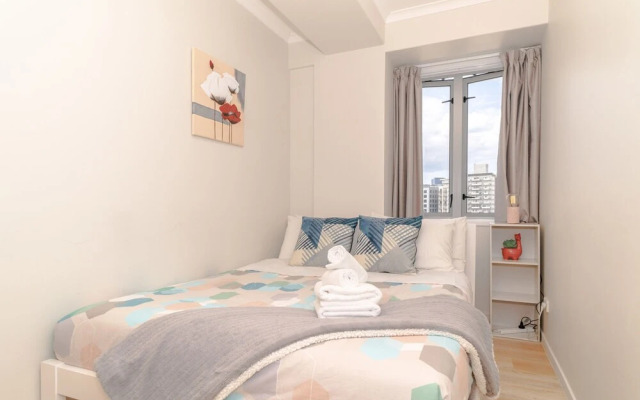 Warm & Cosy Two-Bedroom Apartment in CBD