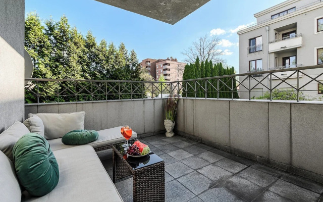 Lumina stylish apartment with parking