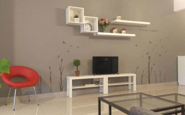 Private Studio Suite Galleria Equine