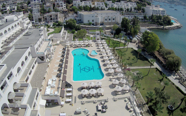 Azka Hotel