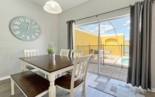 Villa Azul 4 Bedroom Townhouse by RedAwning