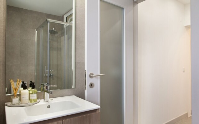 Great Location Close to the Metro