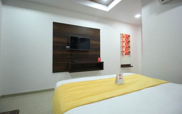 OYO 8864 Hotel Royal City