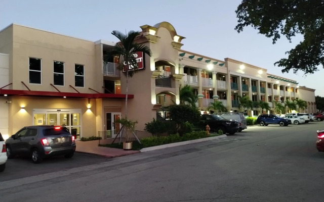 Red Carpet Inn Airport and Cruise Port Hotel Fort Lauderdale