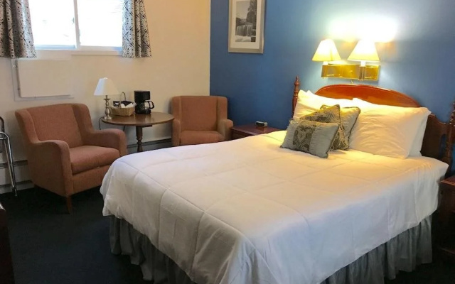 Saco River Motor Lodge & Suites