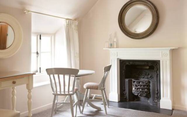 The Hollow Bottom - B&B