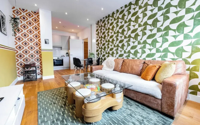 Retro 1-Bedroom Apartment in Slough