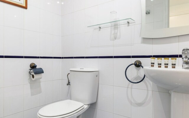 Pleasant Apartment in Marbella With Swimming Pool