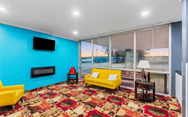 Suburban Studios Fort Dodge