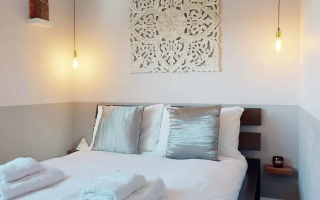 Modern, Cosy Apartment On Vibrant Deptford High Street