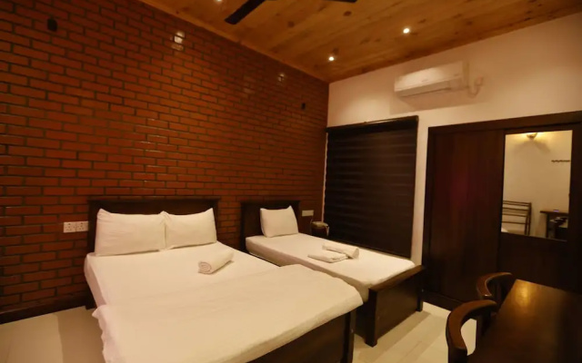 J Hotel