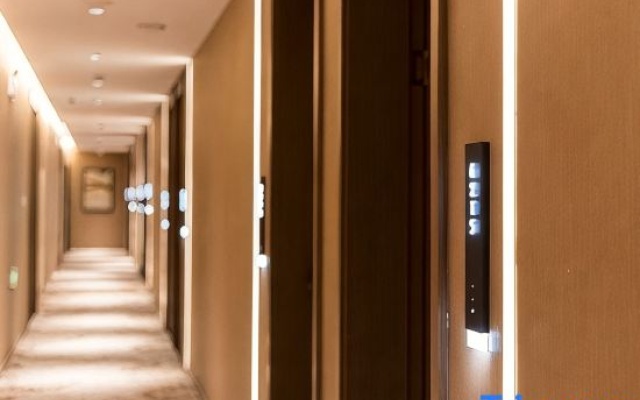 Joyous Hotel