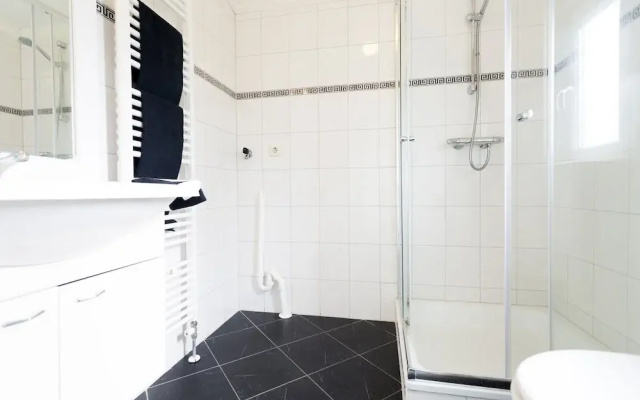 Detached, light chalet with dishwasher not far from Hoorn