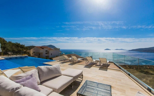 Villa Marvellous by Akdenizvillam