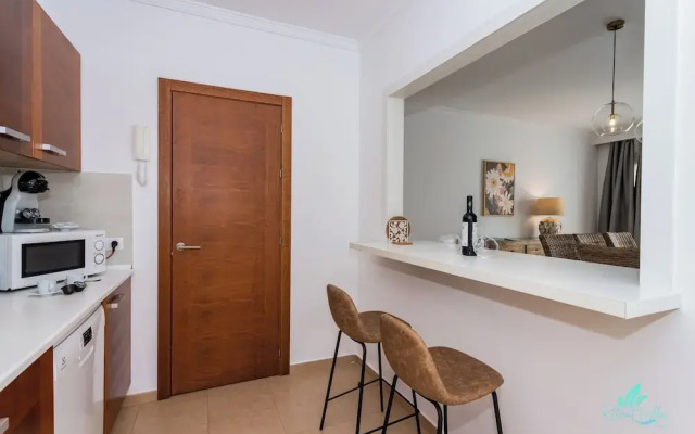 Inviting 4-bed Villa in Playa Blanca
