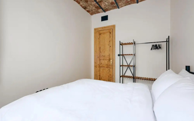 Flat With Balcony 8 min to Istiklal Avenue