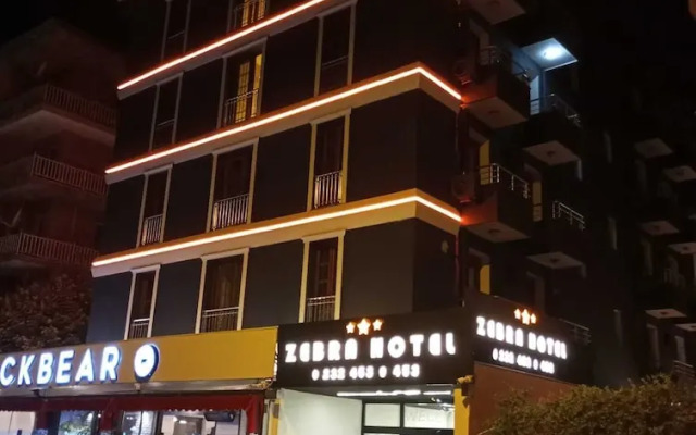 Zebra Otel Buca