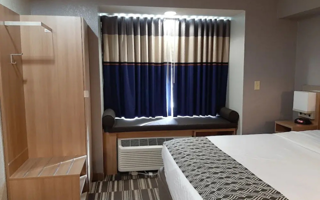 Microtel Inn & Suites by Wyndham Starkville