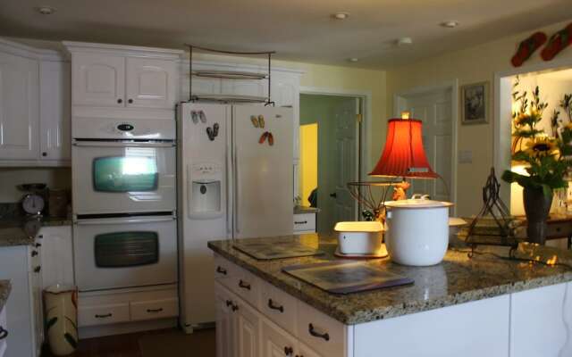 The White House on Freedom Way