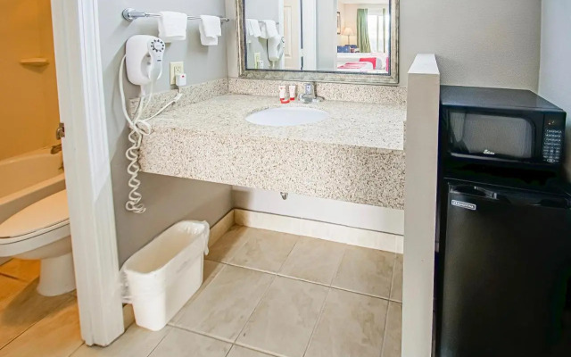 Super 8 Washington/greenville Area